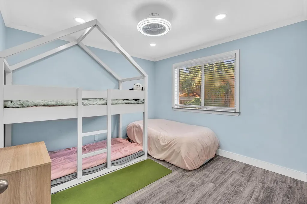 11251 Lakeview Drive Coral Springs FL 33071