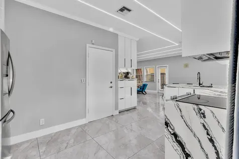 11251 Lakeview Drive Coral Springs FL 33071