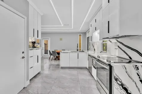 11251 Lakeview Drive Coral Springs FL 33071
