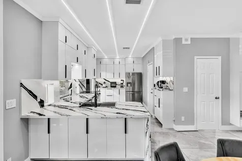 11251 Lakeview Drive Coral Springs FL 33071