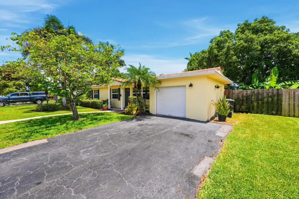 1222 SW 5th Street Boca Raton FL 33486