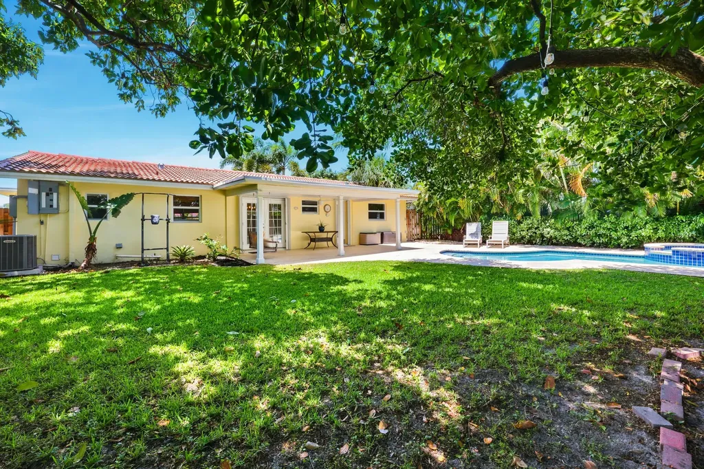 1222 SW 5th Street Boca Raton FL 33486