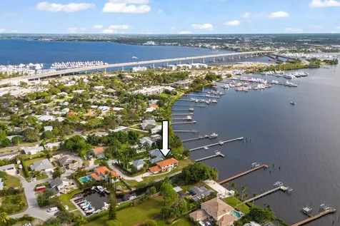 911 NW Sunset Terrace Stuart FL 34994