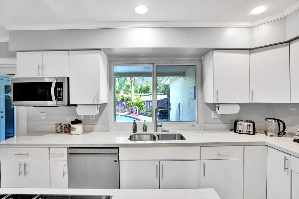 1516 Scott Street Hollywood FL 33020