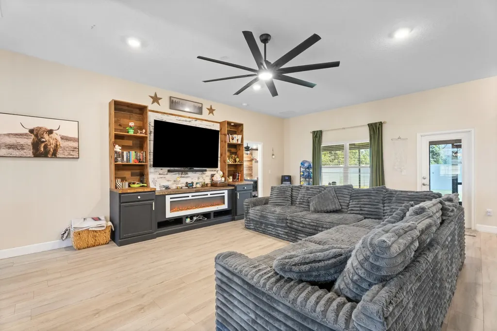 5846 NW Dooley Circle Port St Lucie FL 34986