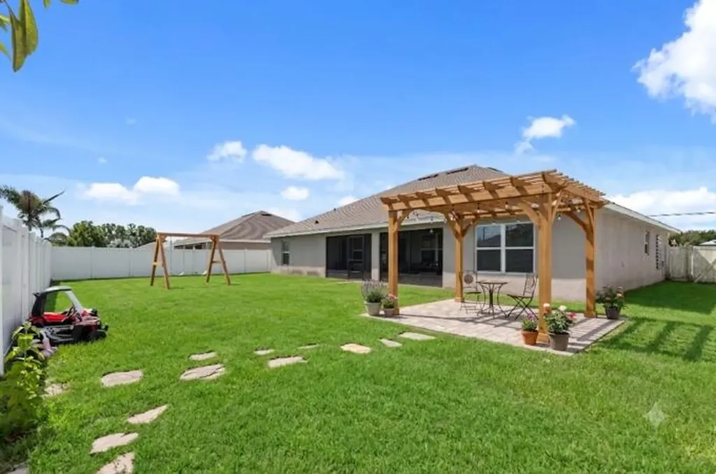 5846 NW Dooley Circle Port St Lucie FL 34986