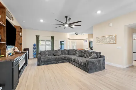 5846 NW Dooley Circle Port St Lucie FL 34986