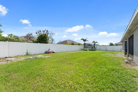 5846 NW Dooley Circle Port St Lucie FL 34986