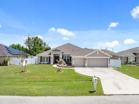 5846 NW Dooley Circle Port St Lucie FL 34986