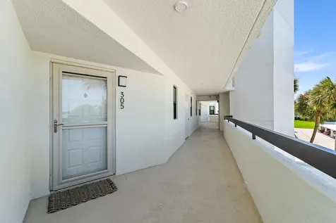 19800 Sandpointe Bay Drive N Jupiter FL 33469