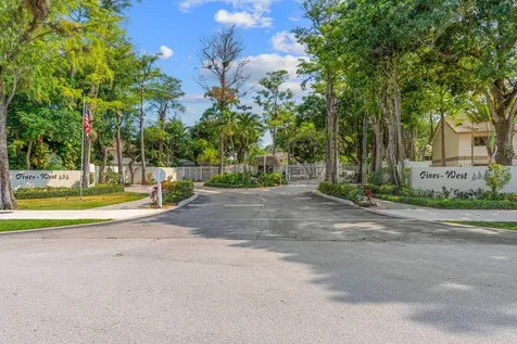 3024 S Oakland Forest Drive Oakland Park FL 33309