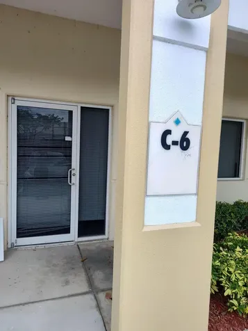 2721 Vista West Palm Beach FL 33411