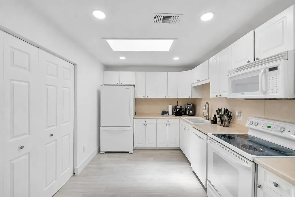 23284 SW 53rd Avenue Boca Raton FL 33433