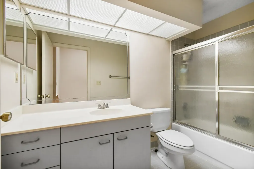 5266 Sapphire Valley Boca Raton FL 33486