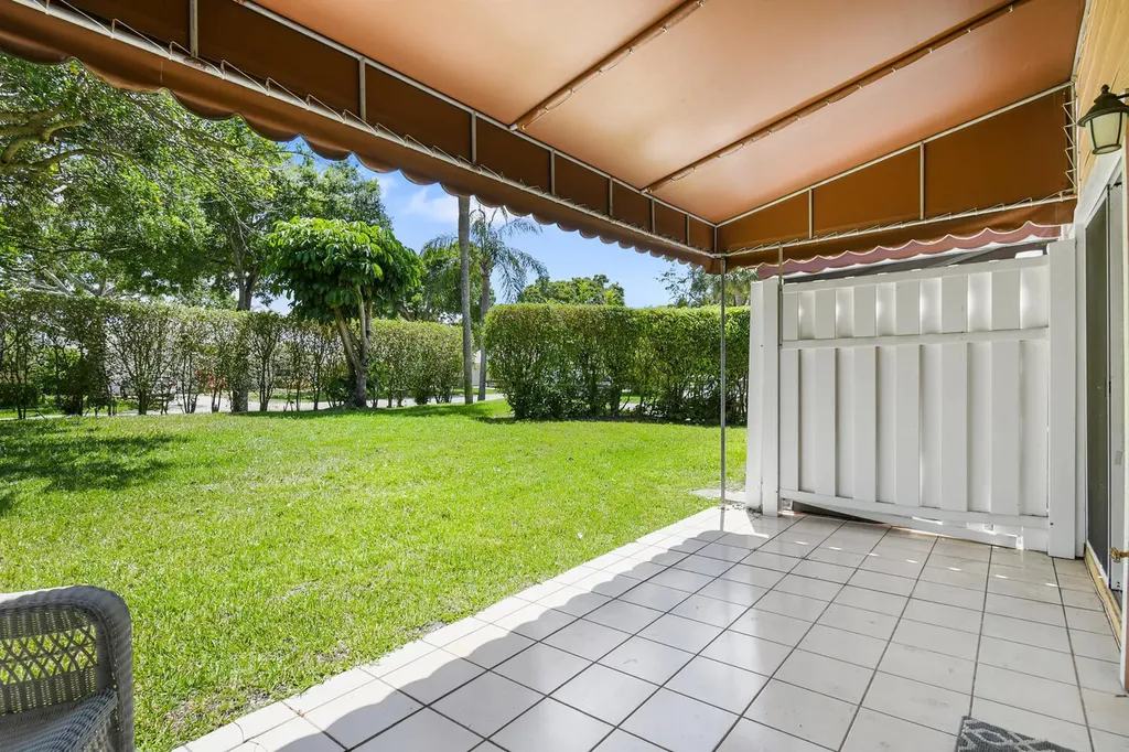 5266 Sapphire Valley Boca Raton FL 33486