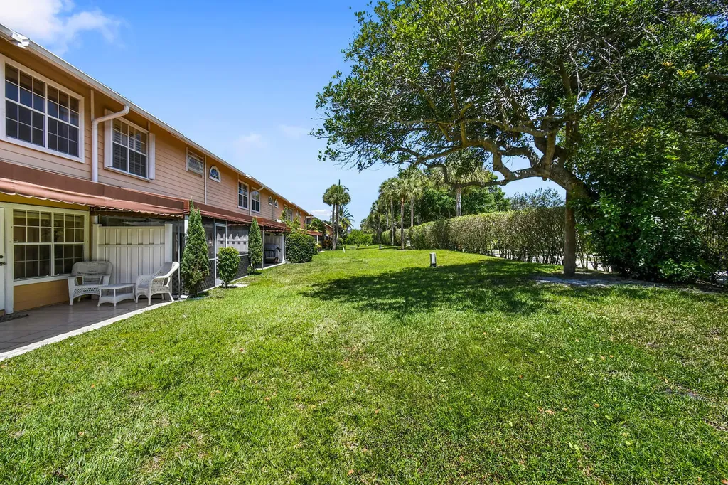 5266 Sapphire Valley Boca Raton FL 33486