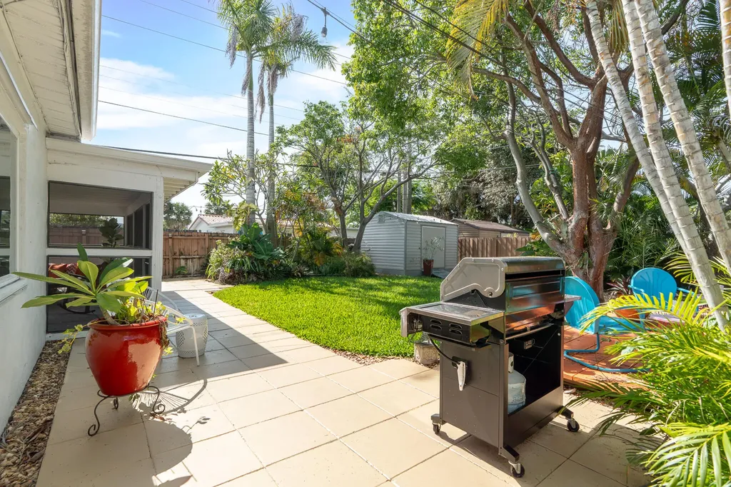 60 NW 47th Street Oakland Park FL 33309