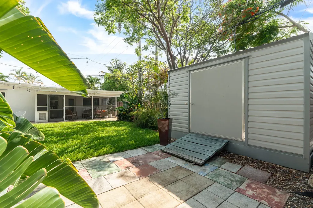 60 NW 47th Street Oakland Park FL 33309