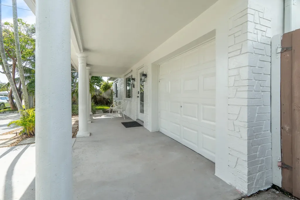 60 NW 47th Street Oakland Park FL 33309