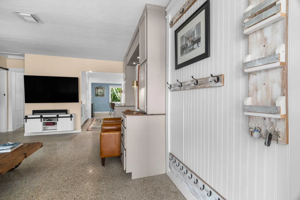 60 NW 47th Street Oakland Park FL 33309
