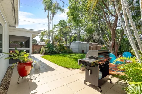 60 NW 47th Street Oakland Park FL 33309