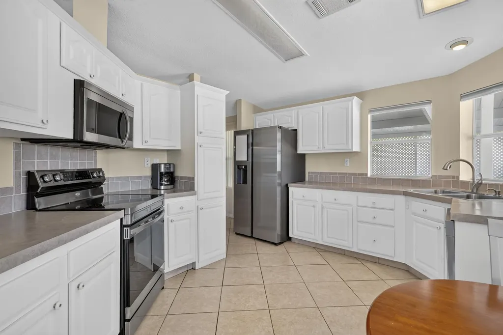 8004 Long Drive Port St Lucie FL 34952