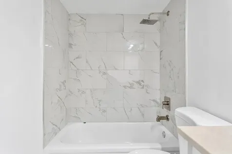 1052 Hythe C Boca Raton FL 33434