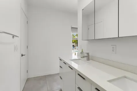 21303 NE 18th Place Miami FL 33179