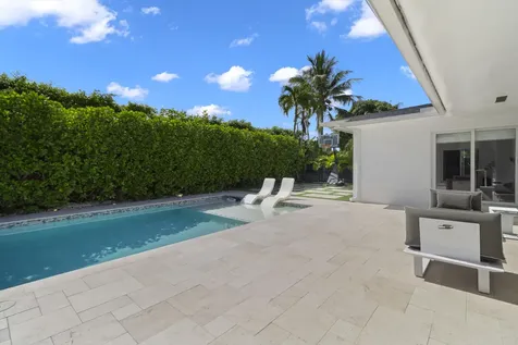 21303 NE 18th Place Miami FL 33179