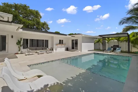 21303 NE 18th Place Miami FL 33179