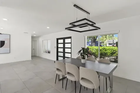 21303 NE 18th Place Miami FL 33179