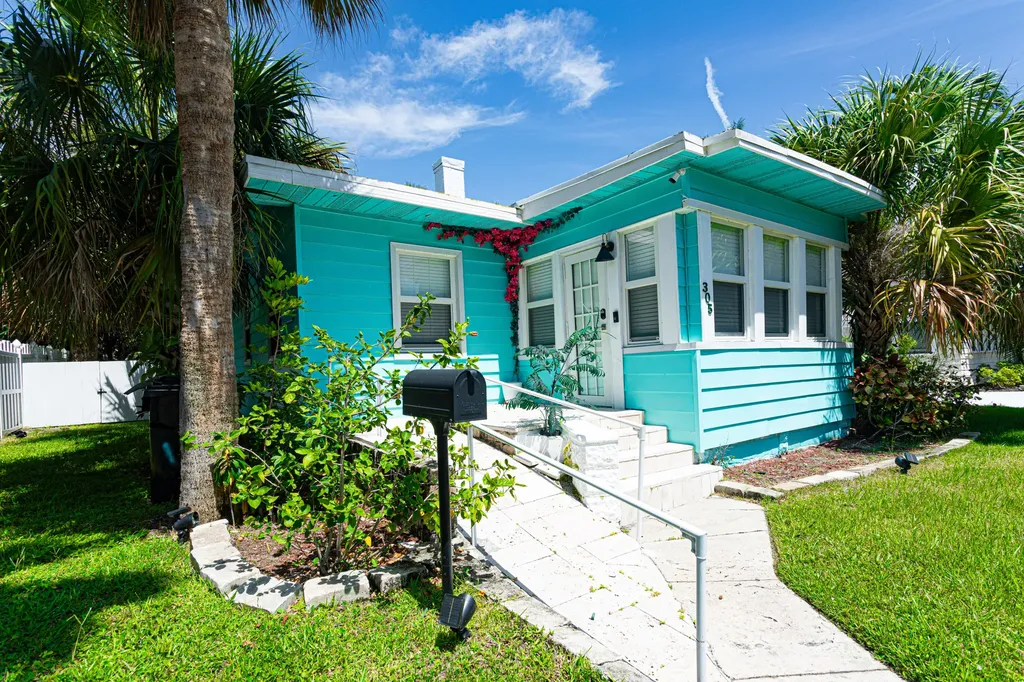 305 N Lakeside Drive Lake Worth Beach FL 33460