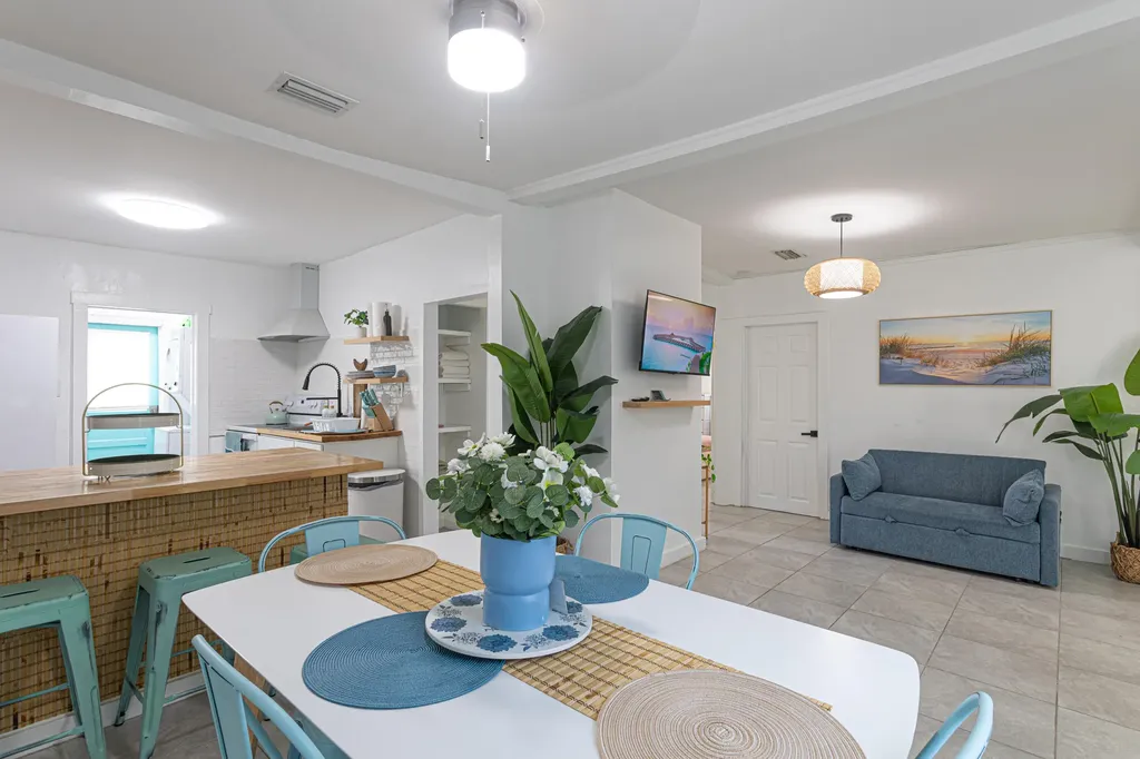 305 N Lakeside Drive Lake Worth Beach FL 33460