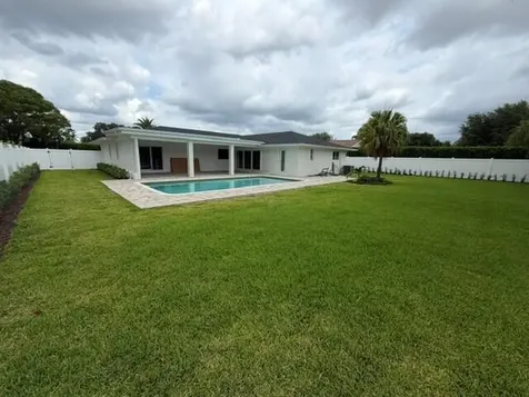 10736 Locust Street Palm Beach Gardens FL 33418