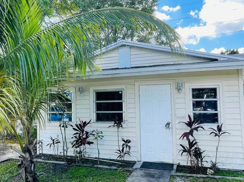 2308 Cleveland Street Hollywood FL 33020