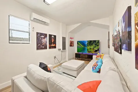 424 Putnam Road West Palm Beach FL 33405
