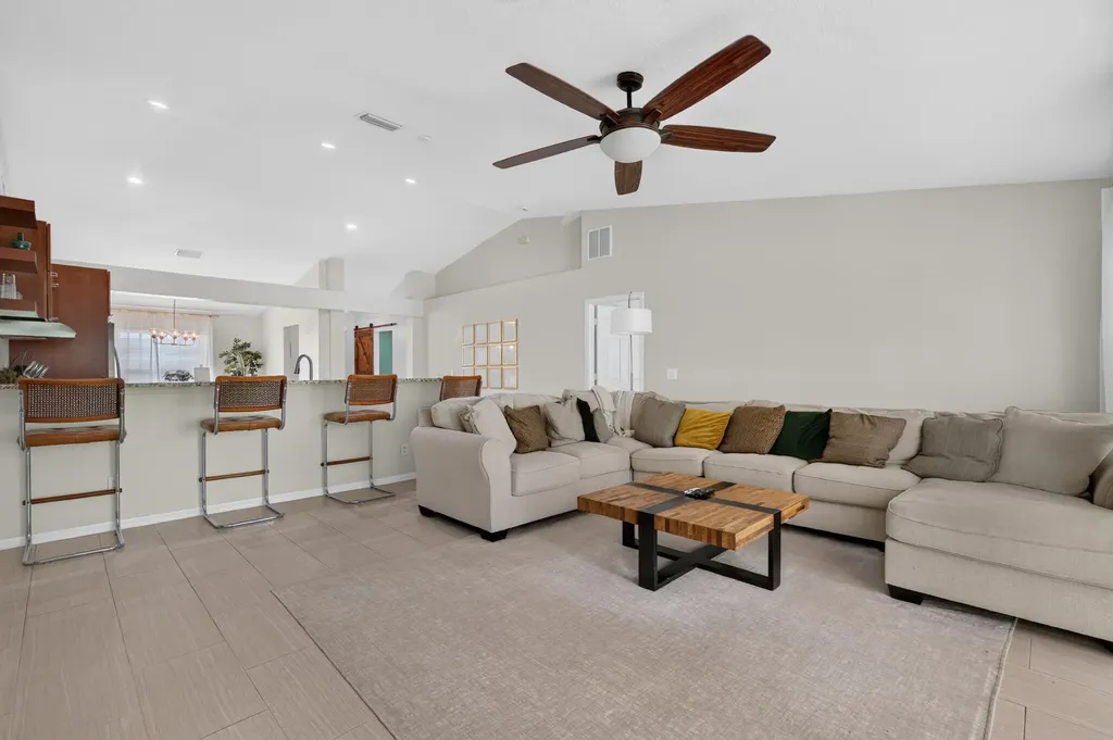 516 SE Crosspoint Drive Port St Lucie FL 34983