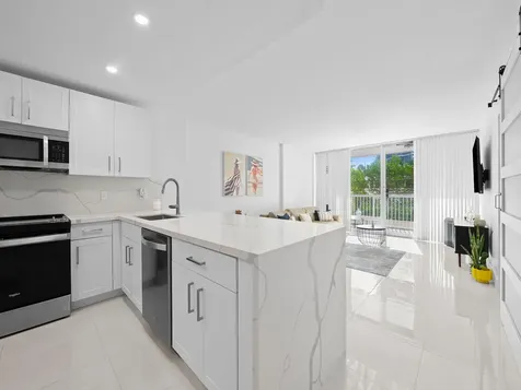 2200 NE 33rd Avenue Fort Lauderdale FL 33305
