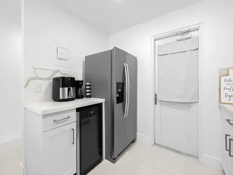 2200 NE 33rd Avenue Fort Lauderdale FL 33305