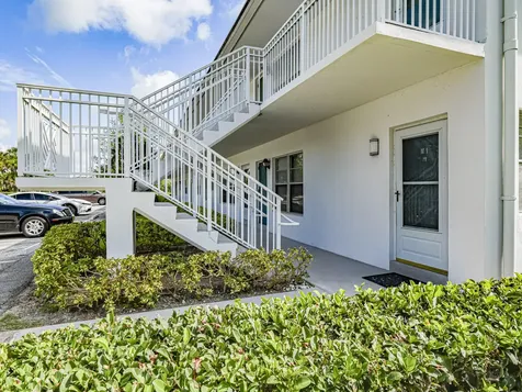 2800 Indian River Boulevard Vero Beach FL 32960