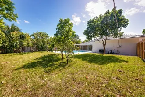 401 NE 10th Terrace Boca Raton FL 33432