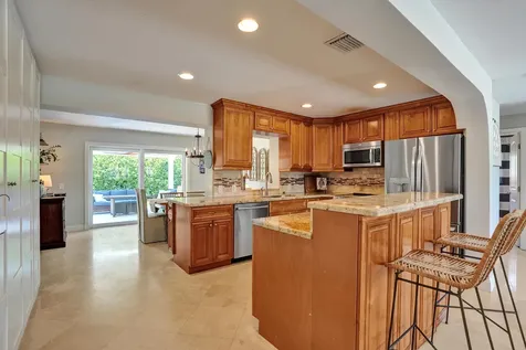 1361 NE 46th Street Oakland Park FL 33334