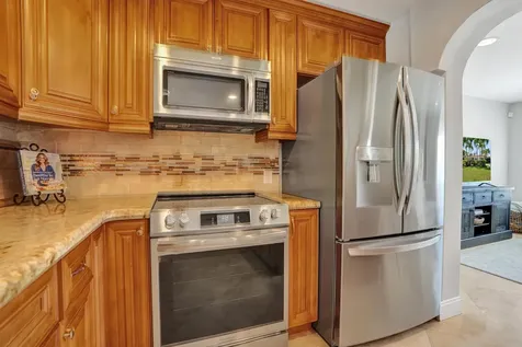 1361 NE 46th Street Oakland Park FL 33334