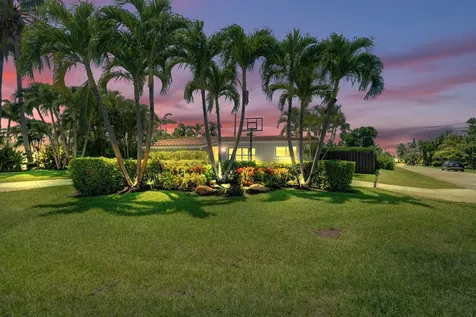 1361 NE 46th Street Oakland Park FL 33334