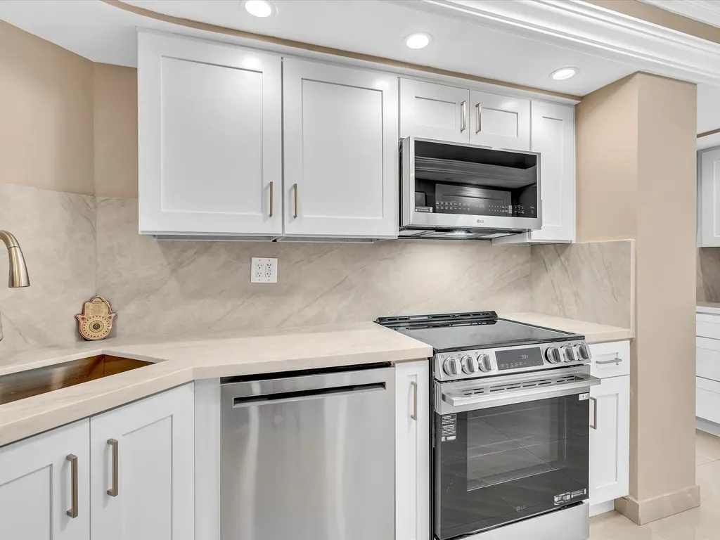 3300 NE 36th Street Fort Lauderdale FL 33308