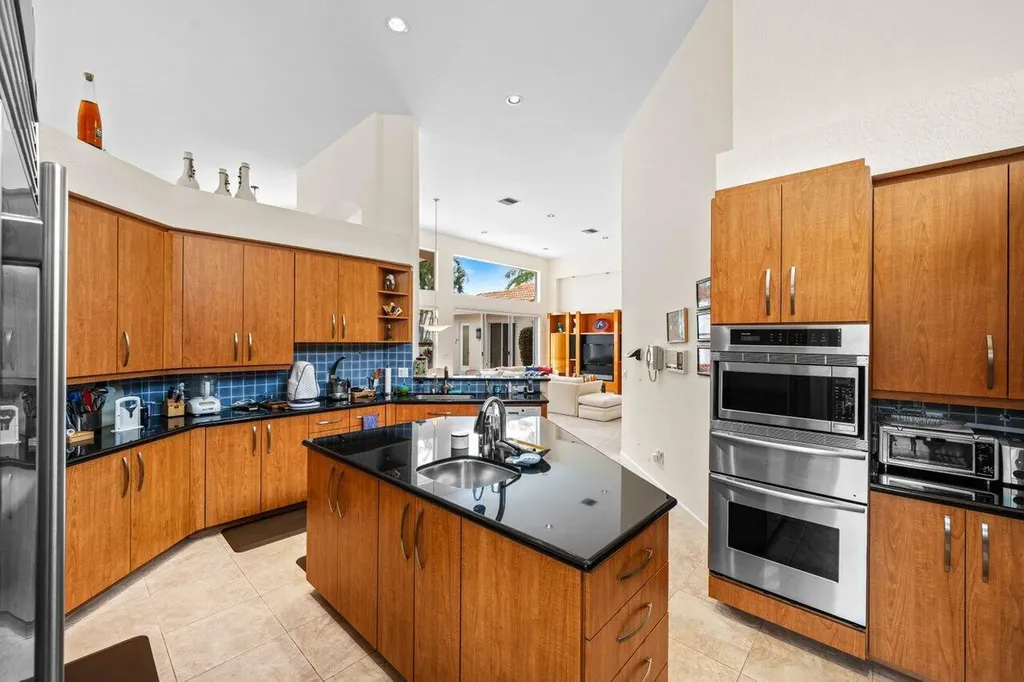 5785 Regency Circle E Boca Raton FL 33496