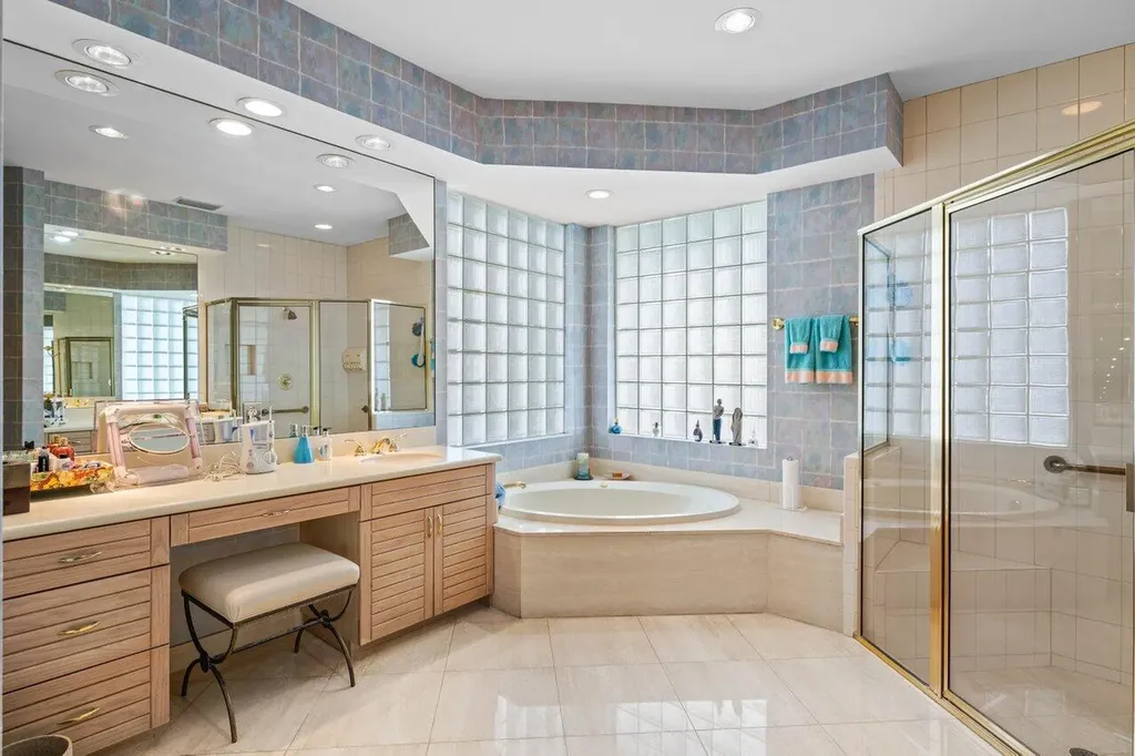 5785 Regency Circle E Boca Raton FL 33496