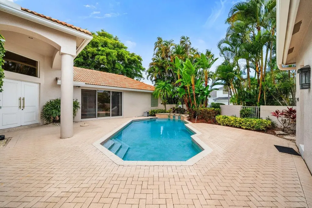 5785 Regency Circle E Boca Raton FL 33496