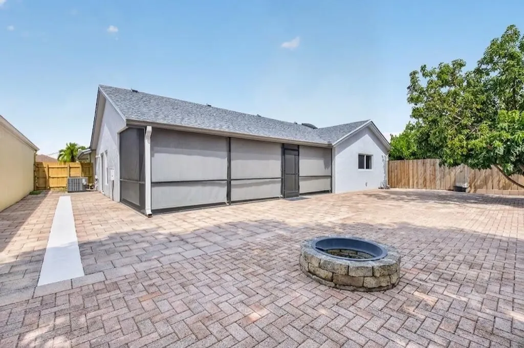 21070 Woodspring Avenue Boca Raton FL 33428