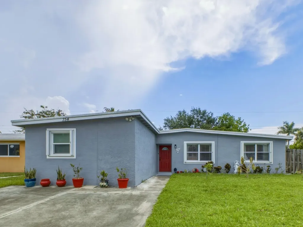 754 Hibiscus Drive Royal Palm Beach FL 33411